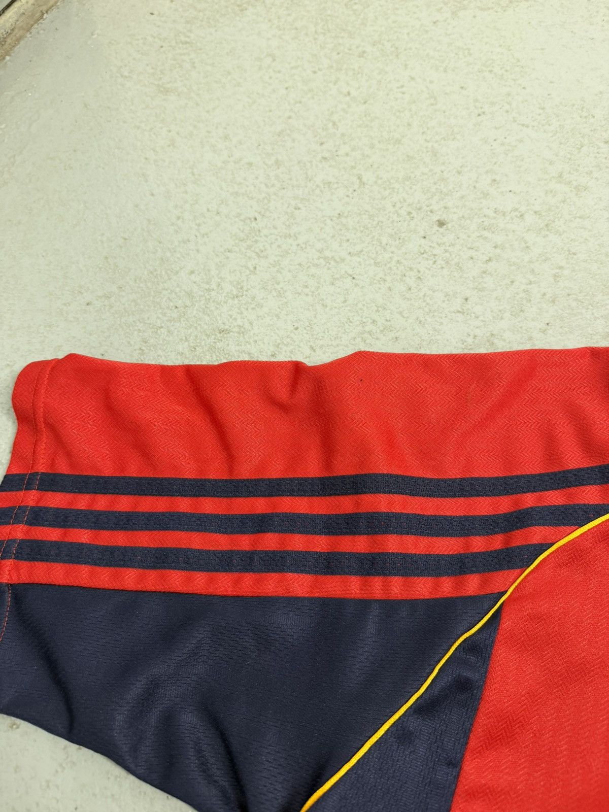 Adidas Vintage 1998/1999 Adidas Spain Soccer Jersey Size US M / EU 48-50 / 2 - 8 Thumbnail