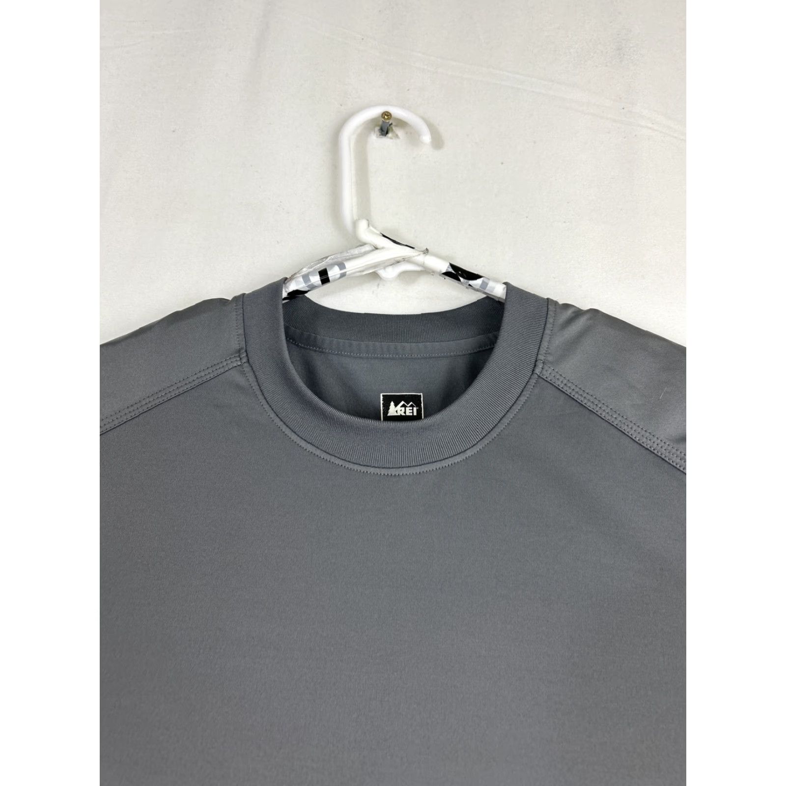 Vintage Rei Co-Op T-Shirt Mens S Gray Short Sleeve Crew Neck Polyester Stretch Size US S / EU 44-46 / 1 - 5 Thumbnail