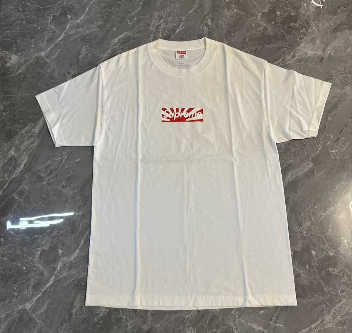 Supreme 2011 Supreme Japan Relief Box Logo Tee Size US L / EU 52-54 / 3 - 1 Thumbnail