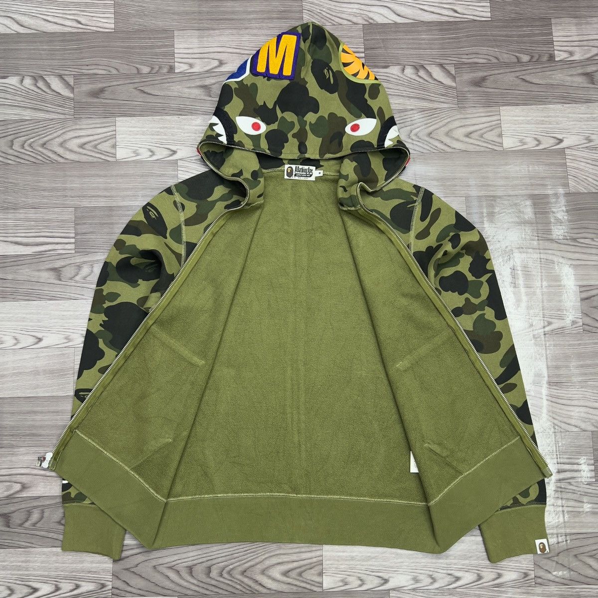 Bape Bape 1st Camo Shark Full Zip Hoodie Size US M / EU 48-50 / 2 - 3 Thumbnail