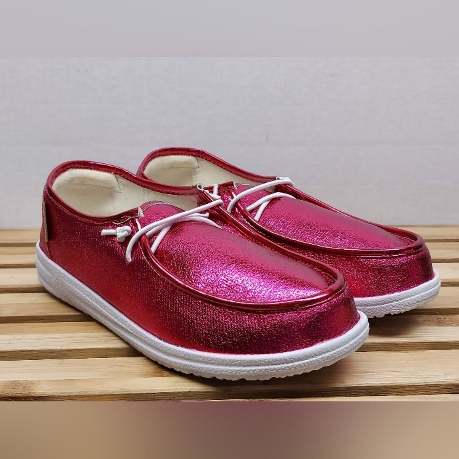 Other Corkys Womens Pink Crinkle Metallic Kayak Casual Shoes SZ 7 Size US 7 / IT 37 - 1 Thumbnail
