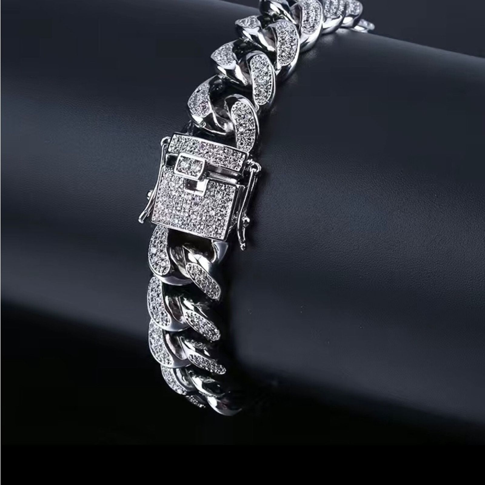 Jewelry Men’s and women’s silver plated Cuban chain link bracelet Size ONE SIZE - 2 Thumbnail