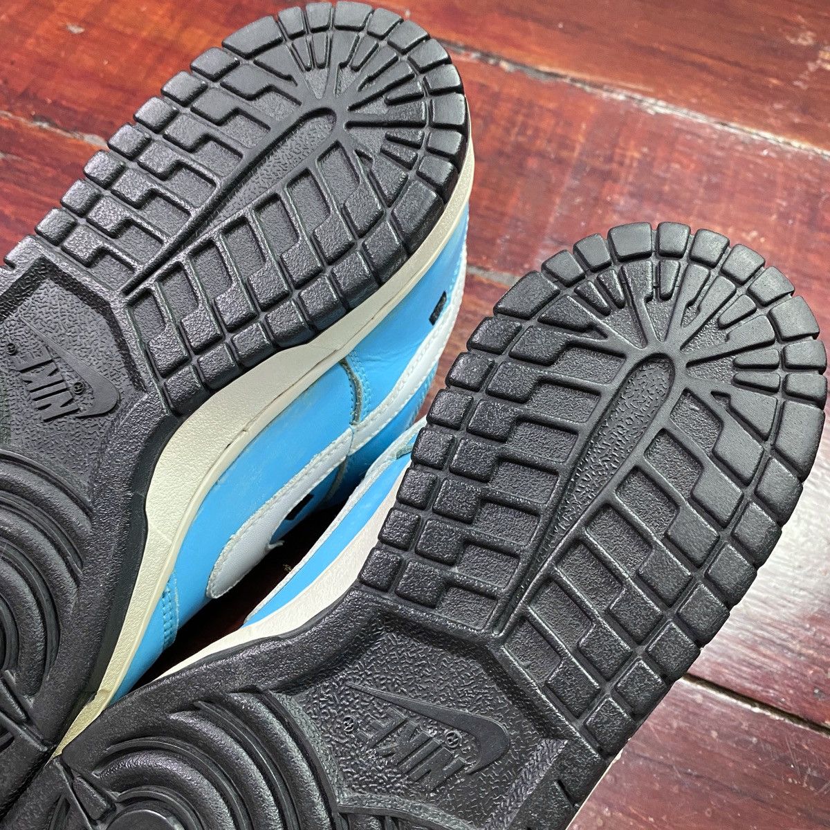Nike SB Dunk Low Tokyo Blue Taxi 2006 Size US 8 / EU 41 - 10 Thumbnail