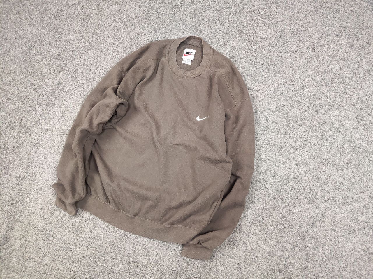 Nike Vintage 90's Nike Logo Khaki Faded Square Sweathsirt USA Size US M / EU 48-50 / 2 - 3 Thumbnail