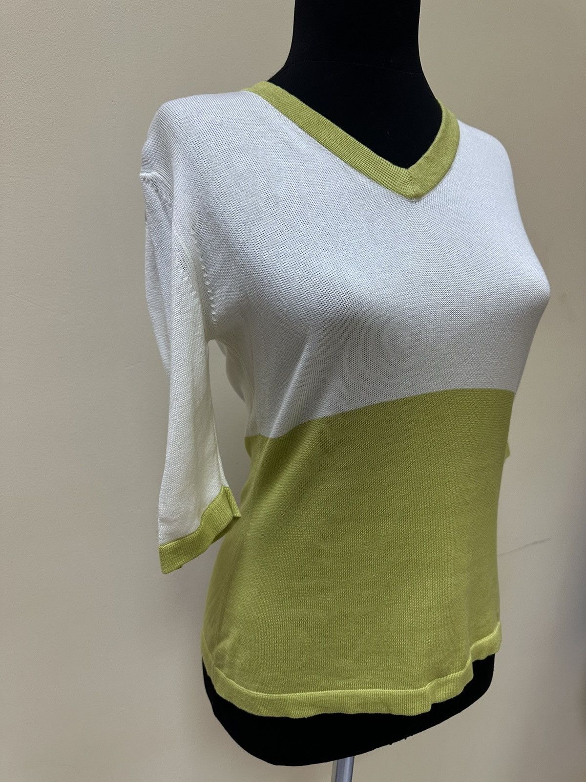 Salvatore Ferragamo T-shirt Short Sleeve Salvatore Ferragamo size XS Italy Size XS / US 0-2 / IT 36-38 - 6 Thumbnail