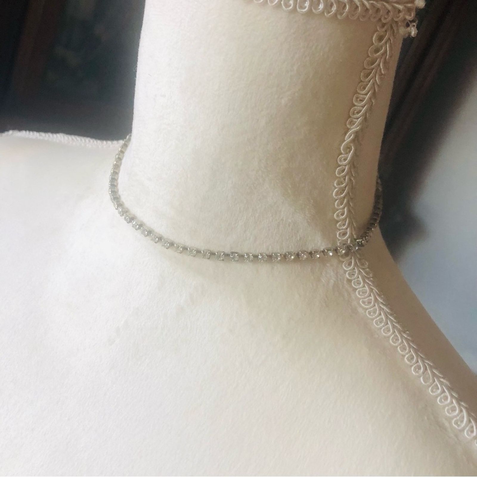 Vintage Vintage single row clear prong rhinestone choker necklace Size ONE SIZE - 4 Thumbnail