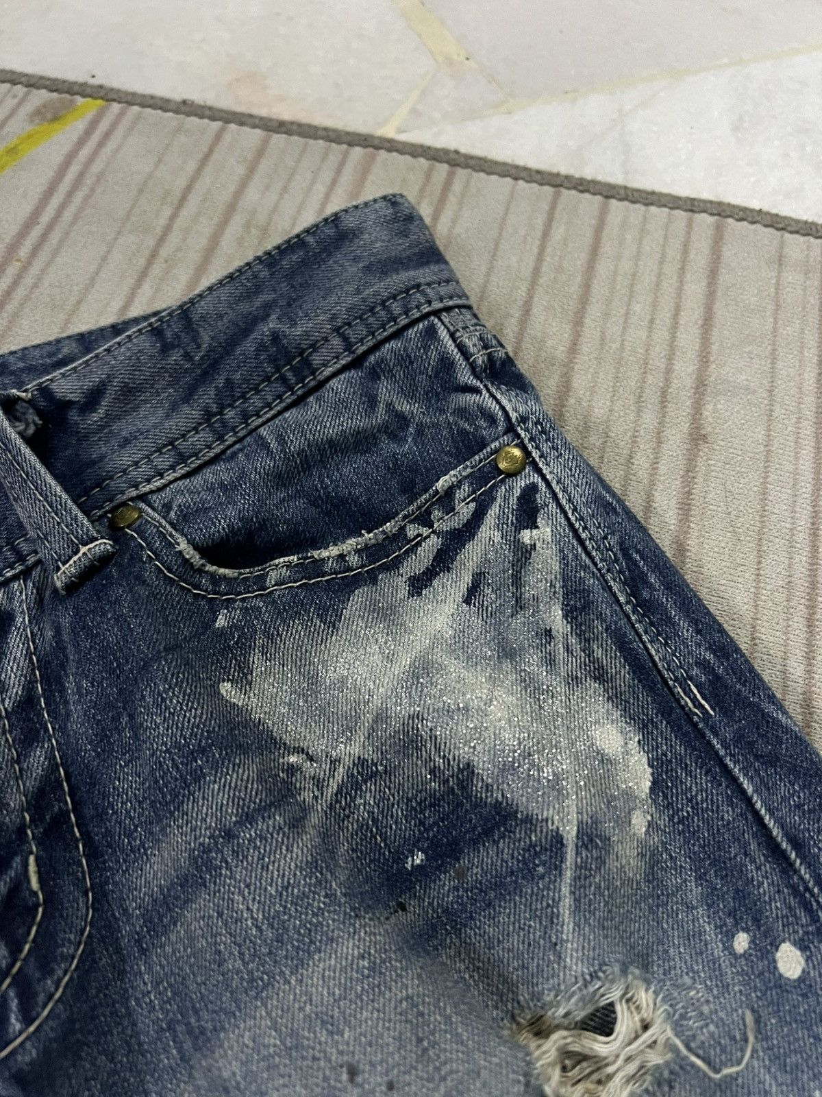 Japanese Brand 💥Flare💥Vanquish Distress Painted Flare Jean Very Rare Size US 30 / EU 46 - 11 Thumbnail