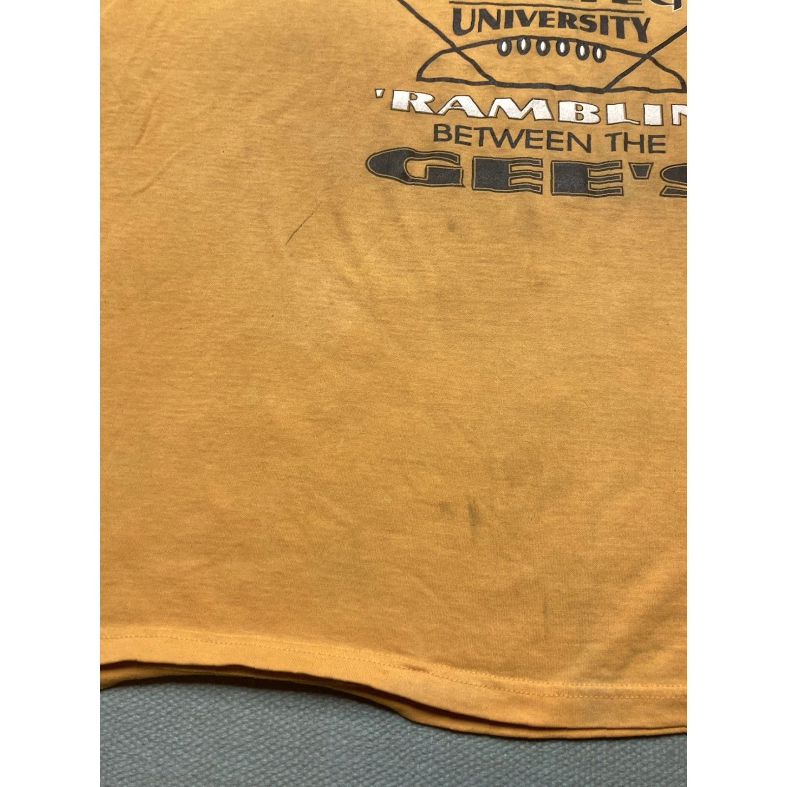 Fruit Of The Loom VINTAGE Grambling State University Tigers T-Shirt Men 3XL Yellow Graphic NCAA College Shirt Size US XXL / EU 58 / 5 - 2 Thumbnail
