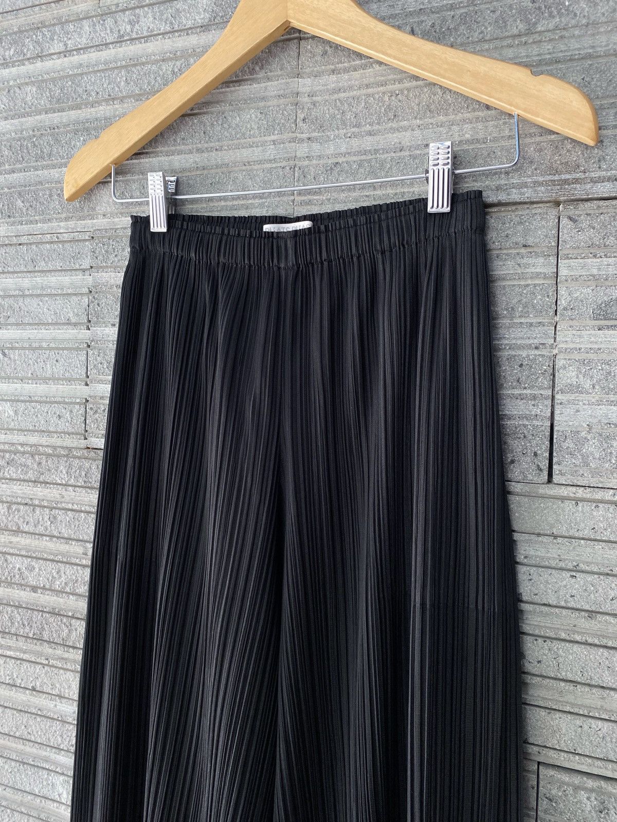 Issey Miyake × Pleats Please Issey Miyake ISSEY MIYAKE PLEATS PLEASE Pants Size 27" / US 4 / IT 40 - 2 Thumbnail