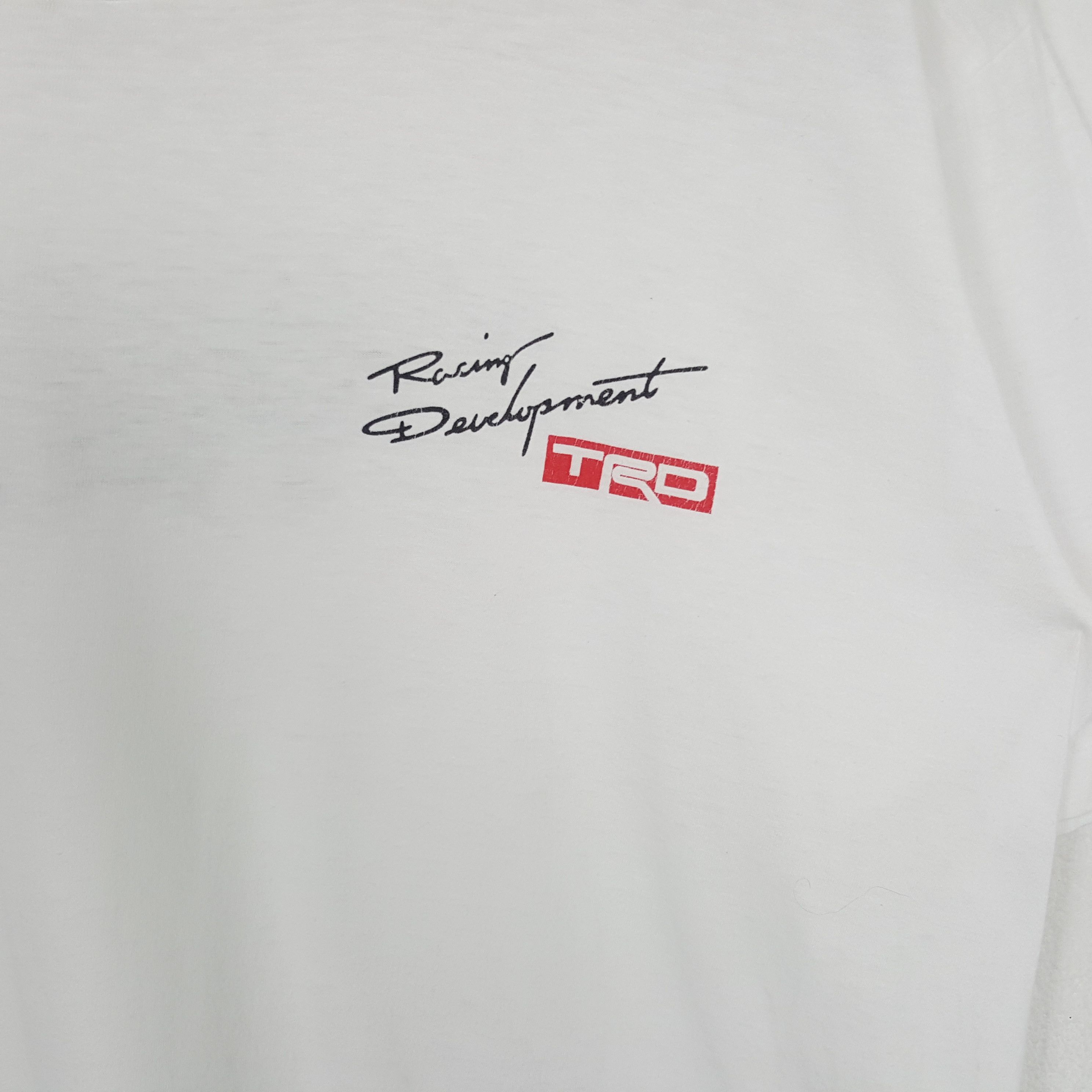 Vintage Vintage Toyota Motors Sports Japanese Racing Team Tshirt Size US L / EU 52-54 / 3 - 4 Thumbnail