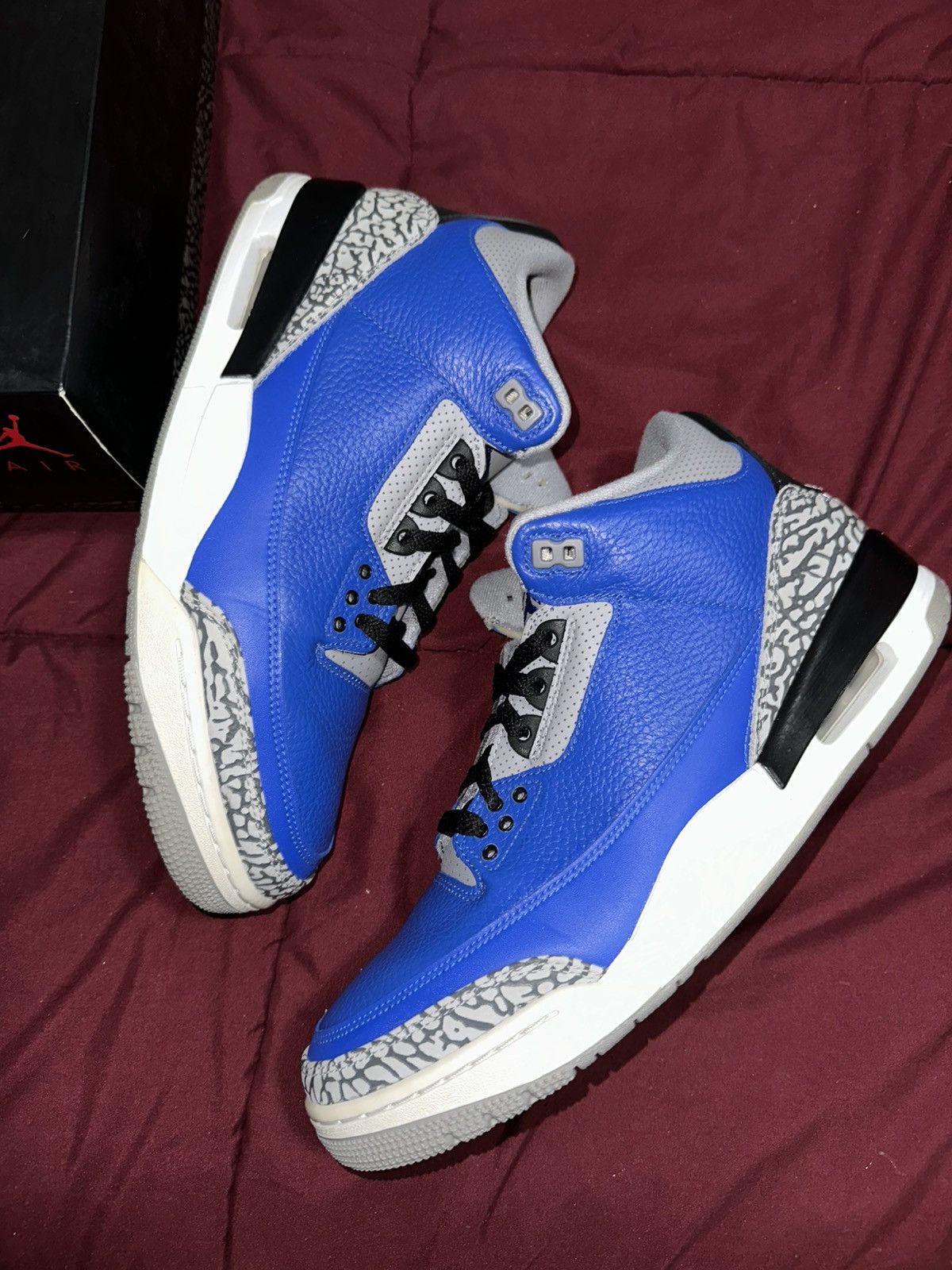 Jordan Brand Jordan 3 varsity royal Size US 11 / EU 44 - 2 Thumbnail