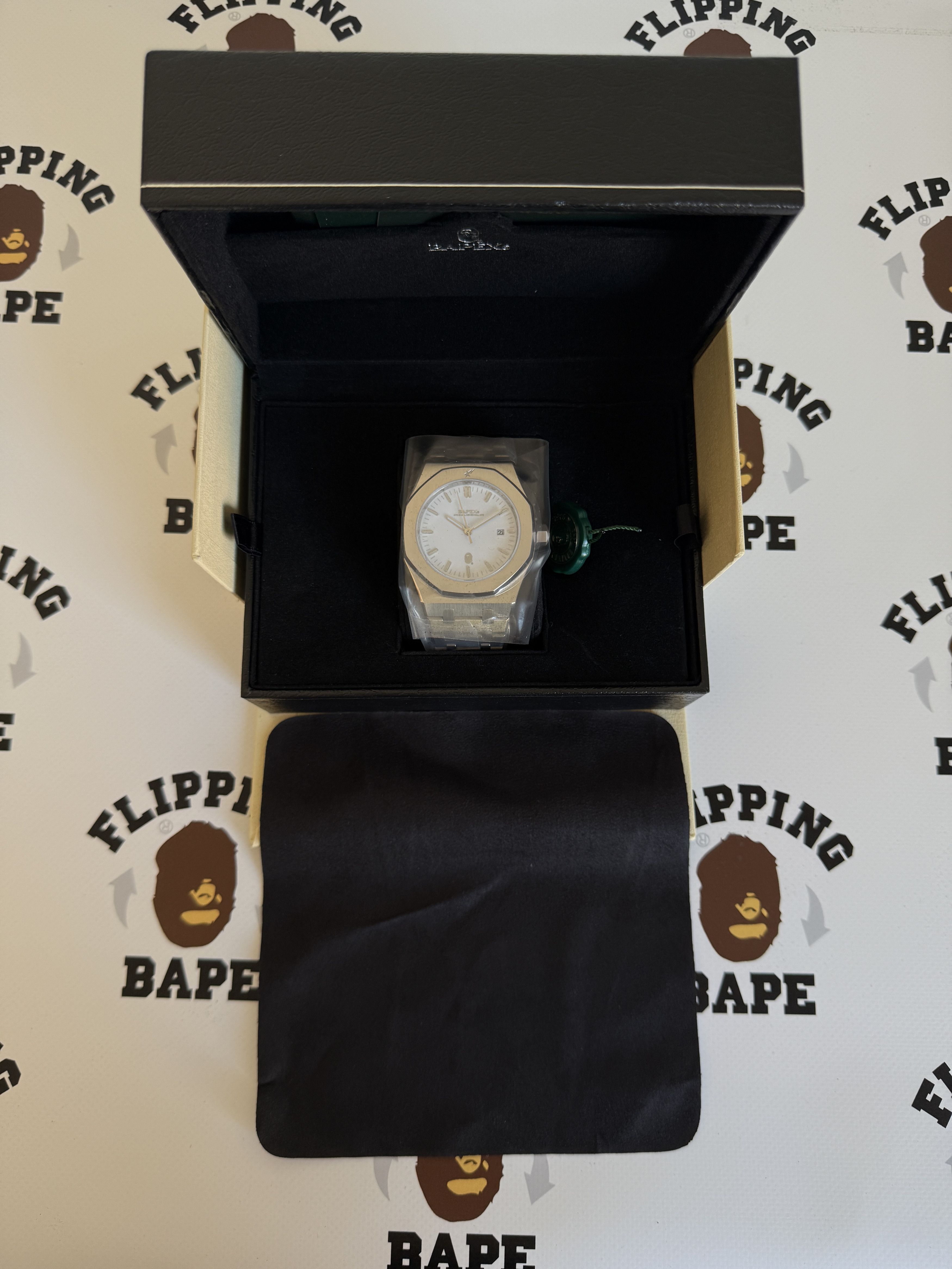 Bape BAPE TYPE 9 BAPEX #1 (2025) Size ONE SIZE - 22 Thumbnail