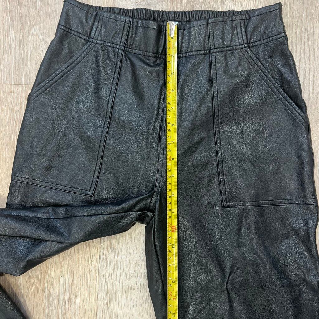 Spanx SPANX Black Faux Leather Joggers Lined Slimming Pants Women’s Small Size 27" / US 4 / IT 40 - 4 Thumbnail