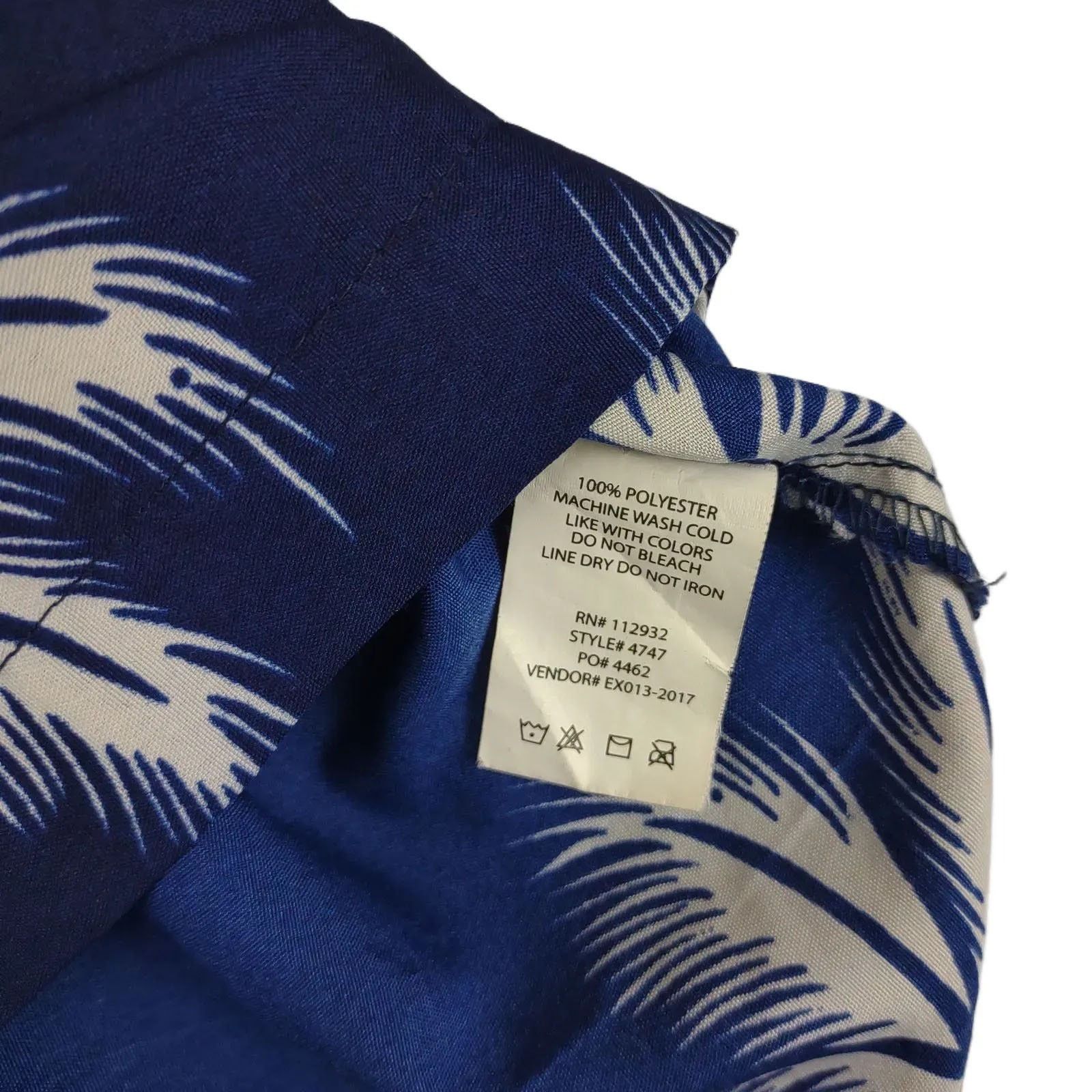 Pacific and Co. Pacific & Co Hawaiian Palms & Woody Cars Surfer Button Shirt Size US M / EU 48-50 / 2 - 7 Thumbnail