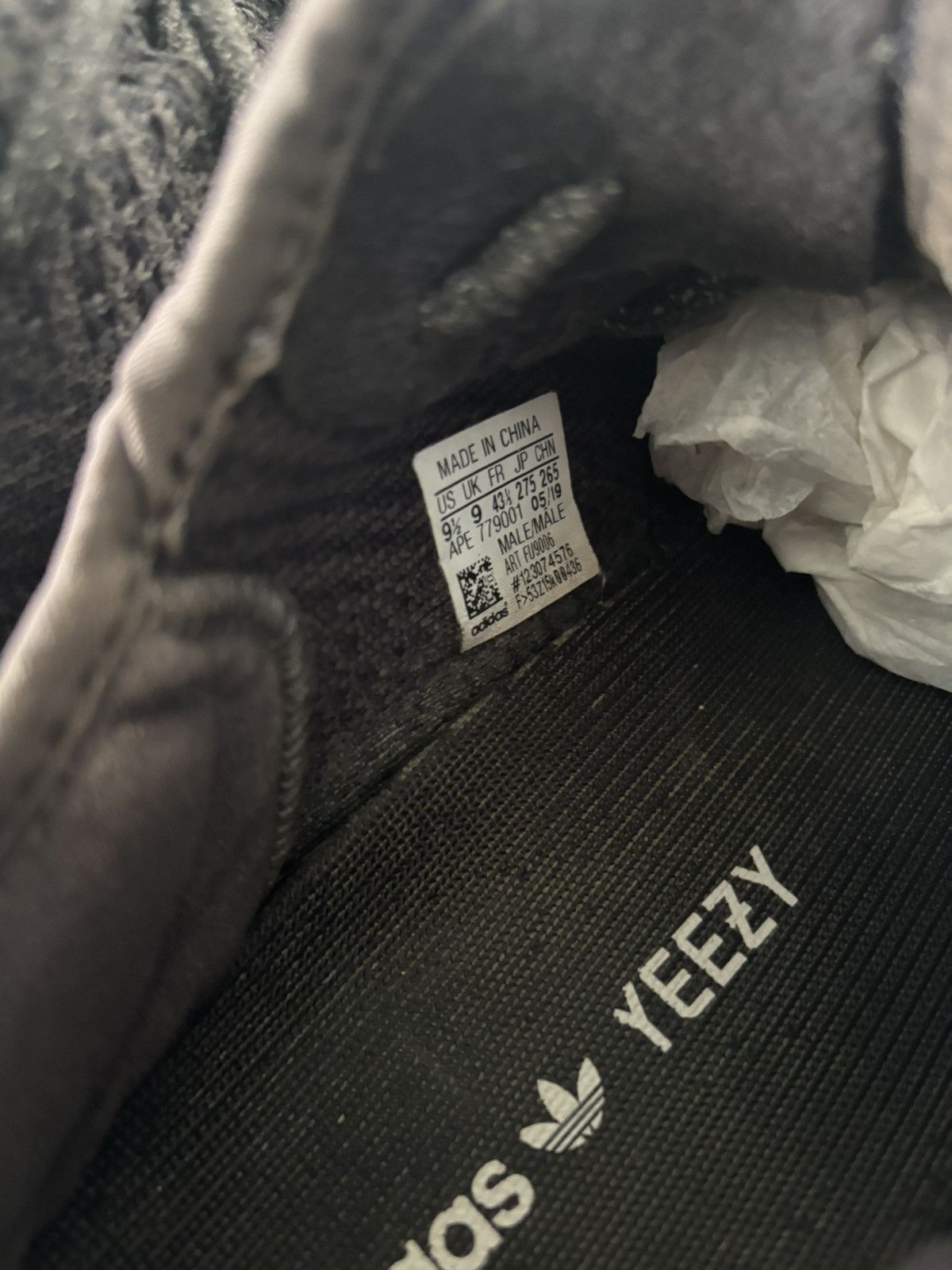 Yeezy Yeezy 350 black non reflective Size US 9.5 / EU 42-43 - 8 Thumbnail