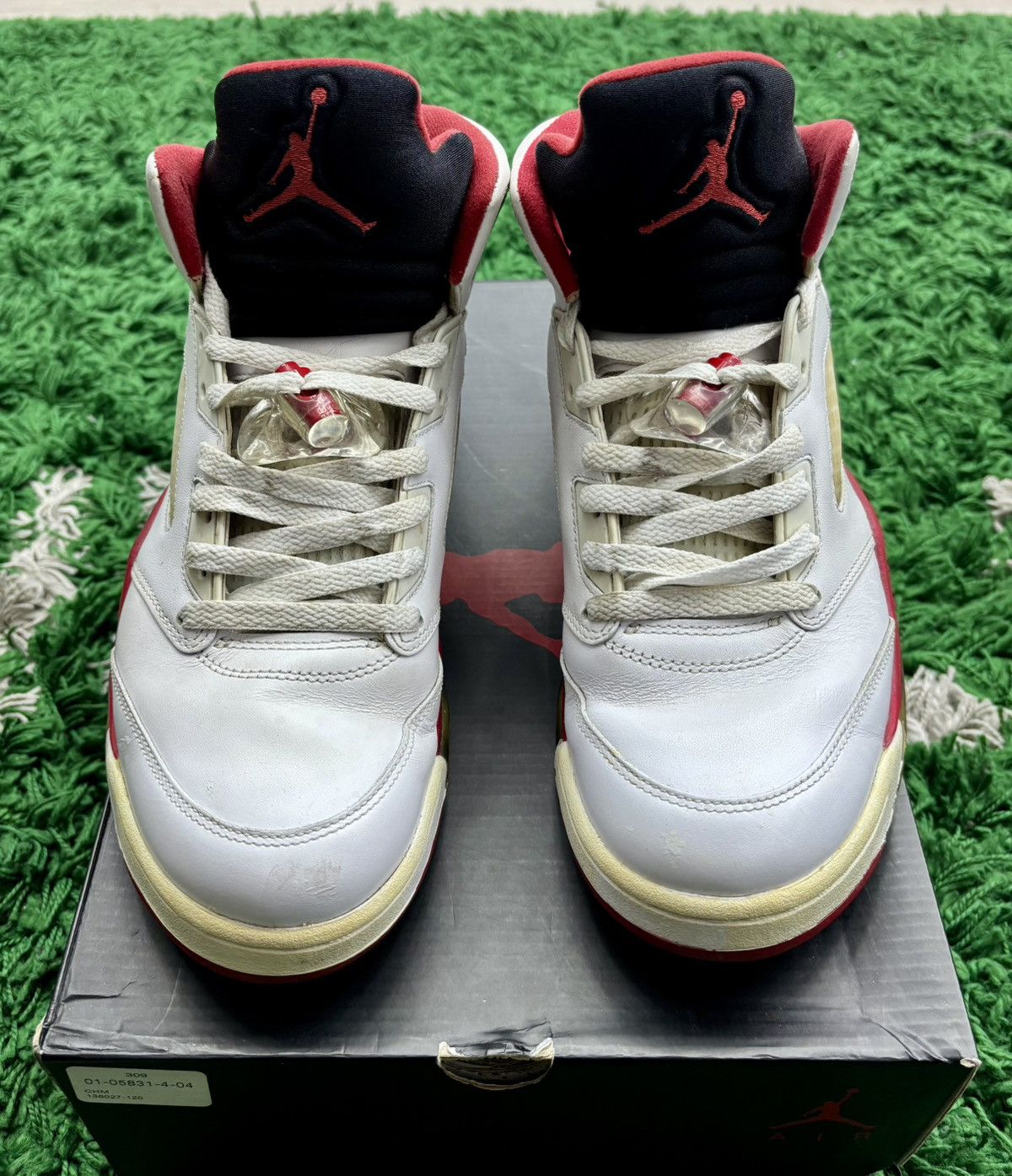 Jordan Brand AIR JORDAN RETRO 5 BLACK TONGUE FIRE RED SIZE 10 Size US 10 / EU 43 - 3 Thumbnail