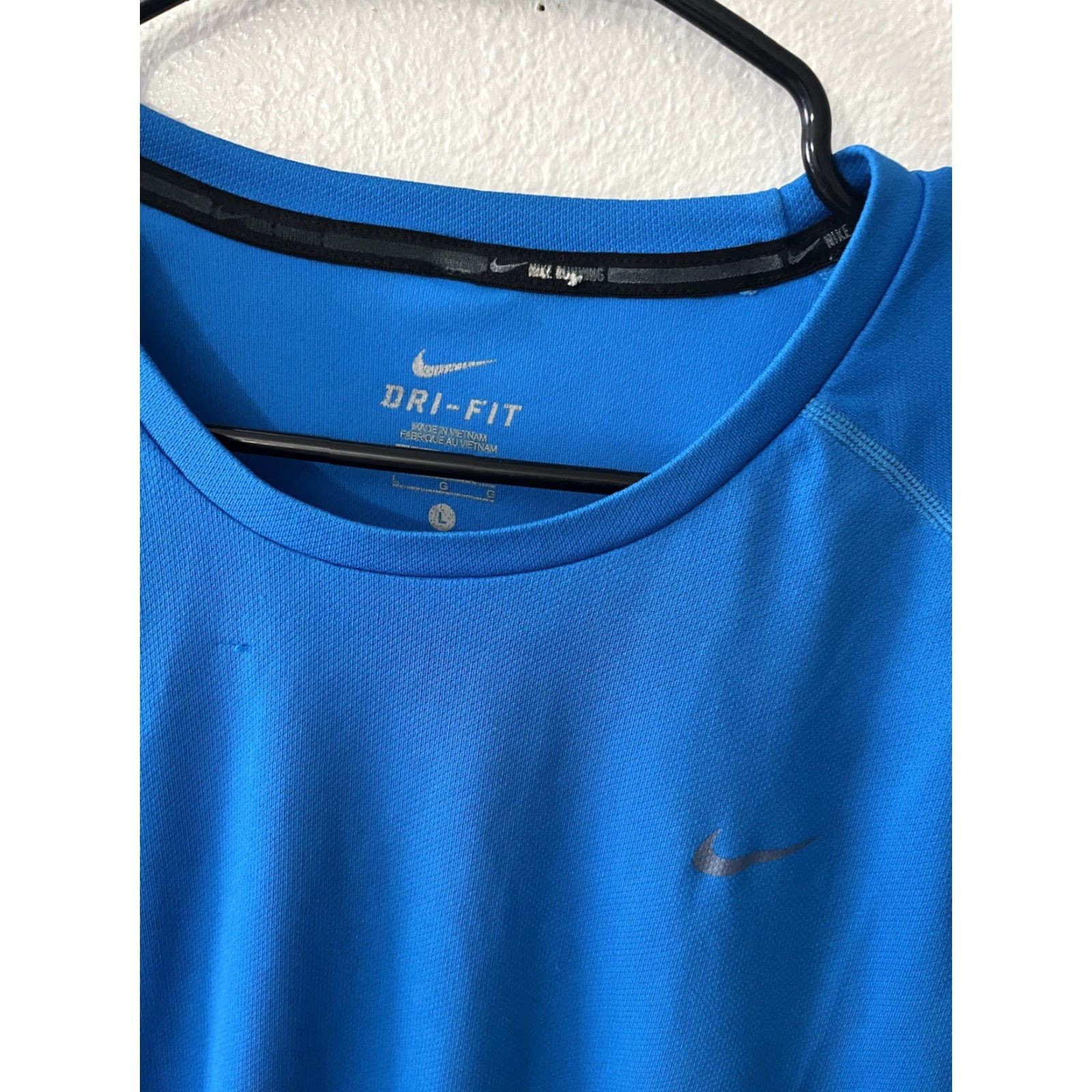 Nike Nike Dri-Fit Tee Mens Large Blue 717405-406 Shirt Mens L Blue Nike Dri-Fit Tee 717405-406 Size US L / EU 52-54 / 3 - 2 Thumbnail