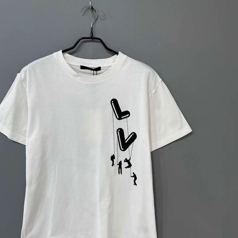 Louis Vuitton Louis Vuitton Parachutist logo short sleeve Size US M / EU 48-50 / 2 - 1 Thumbnail