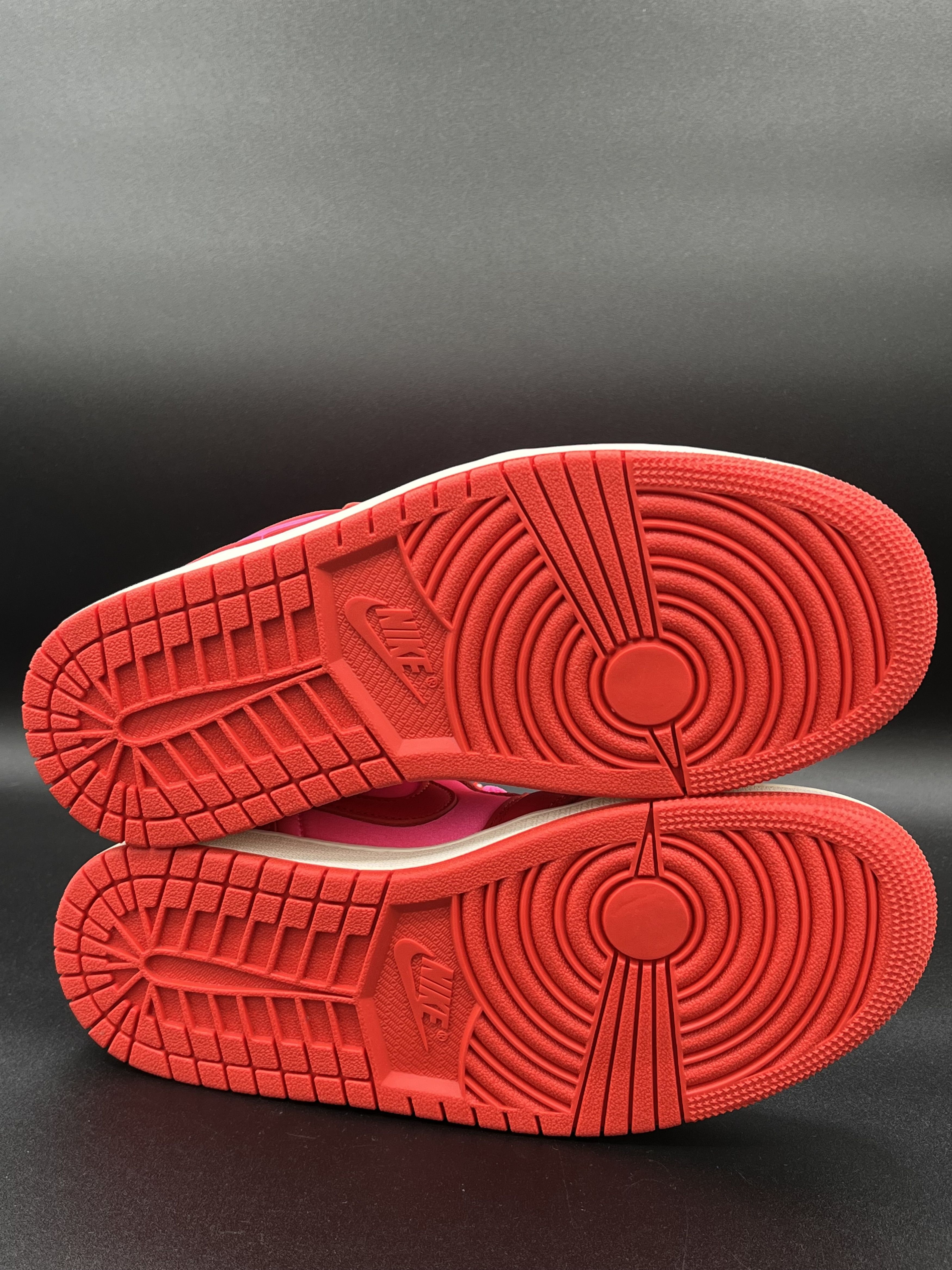Nike Air Jordan 1 Low Pink Blast Size US 7.5 / IT 37.5 - 9 Thumbnail
