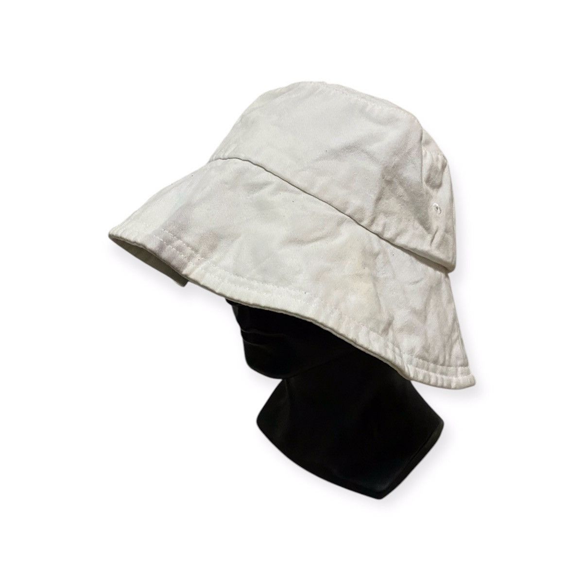 Japanese Brand Japanese Brand Miniso Plain Bucket Hat Size ONE SIZE - 1 Thumbnail