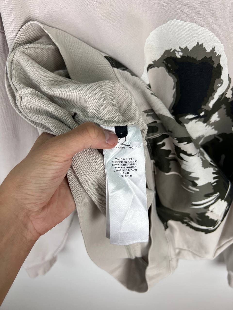 Alexander McQueen Alexander McQueen bunny luxury sweatshirt size M Size US M / EU 48-50 / 2 - 6 Thumbnail
