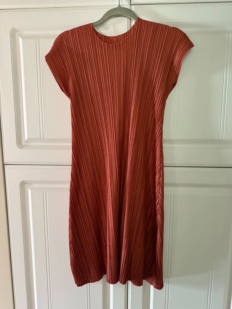 Issey Miyake Issey Miyake size:2 Orange-red pleated dress Size S / US 4 / IT 40 - 1 Thumbnail