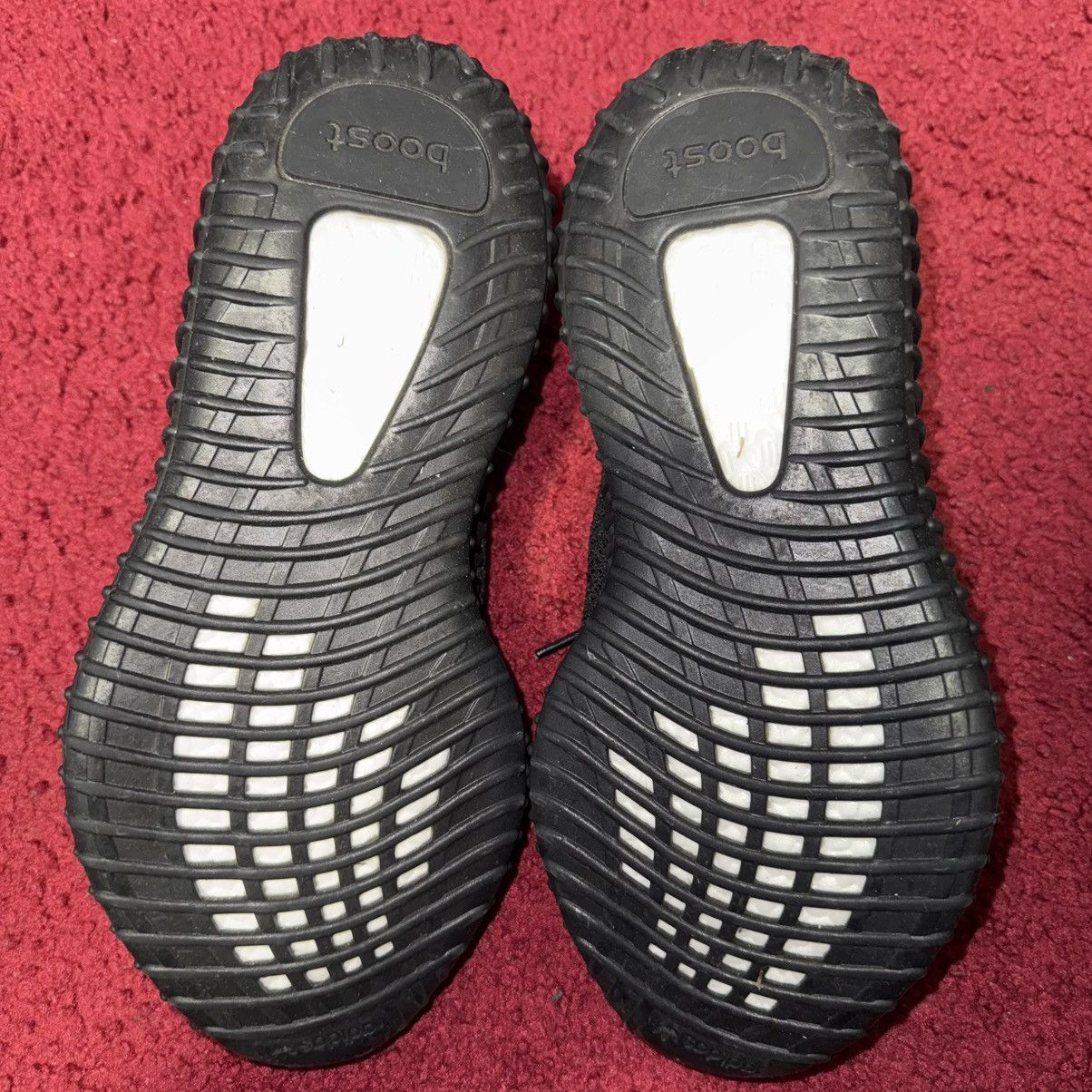 Yeezy Yeezy 350 V2 BRED Size US 7 / EU 40 - 8 Thumbnail