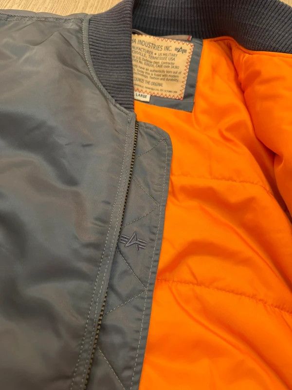 Alpha Industries Alpha Industries MA-1 Bomber Boxy Nylon Jacket size L Size US L / EU 52-54 / 3 - 8 Thumbnail
