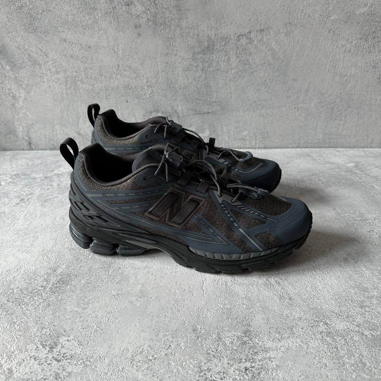 New Balance New Balance 1906R Black Cement Graphite Size 40.5 U1906RBG Size US 7.5 / EU 40-41 - 2 Thumbnail