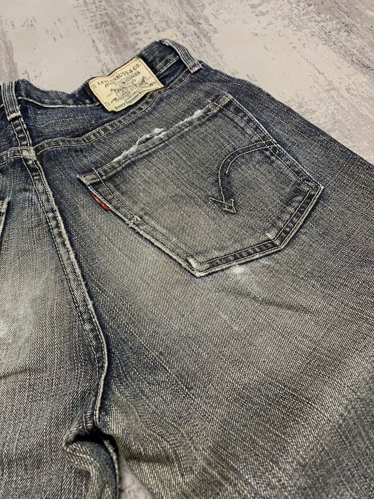 Levi's Vintage Levis 502 Distressed Denim Jeans 31x33.5 Size US 31 - 16 Thumbnail