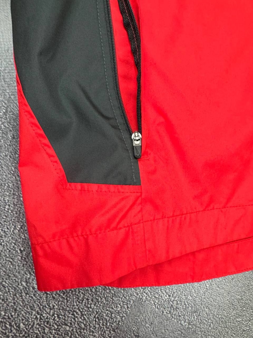 Nike Vintage Nike Windbreaker Track Retro Nylon Jacket Red Size US M / EU 48-50 / 2 - 5 Thumbnail