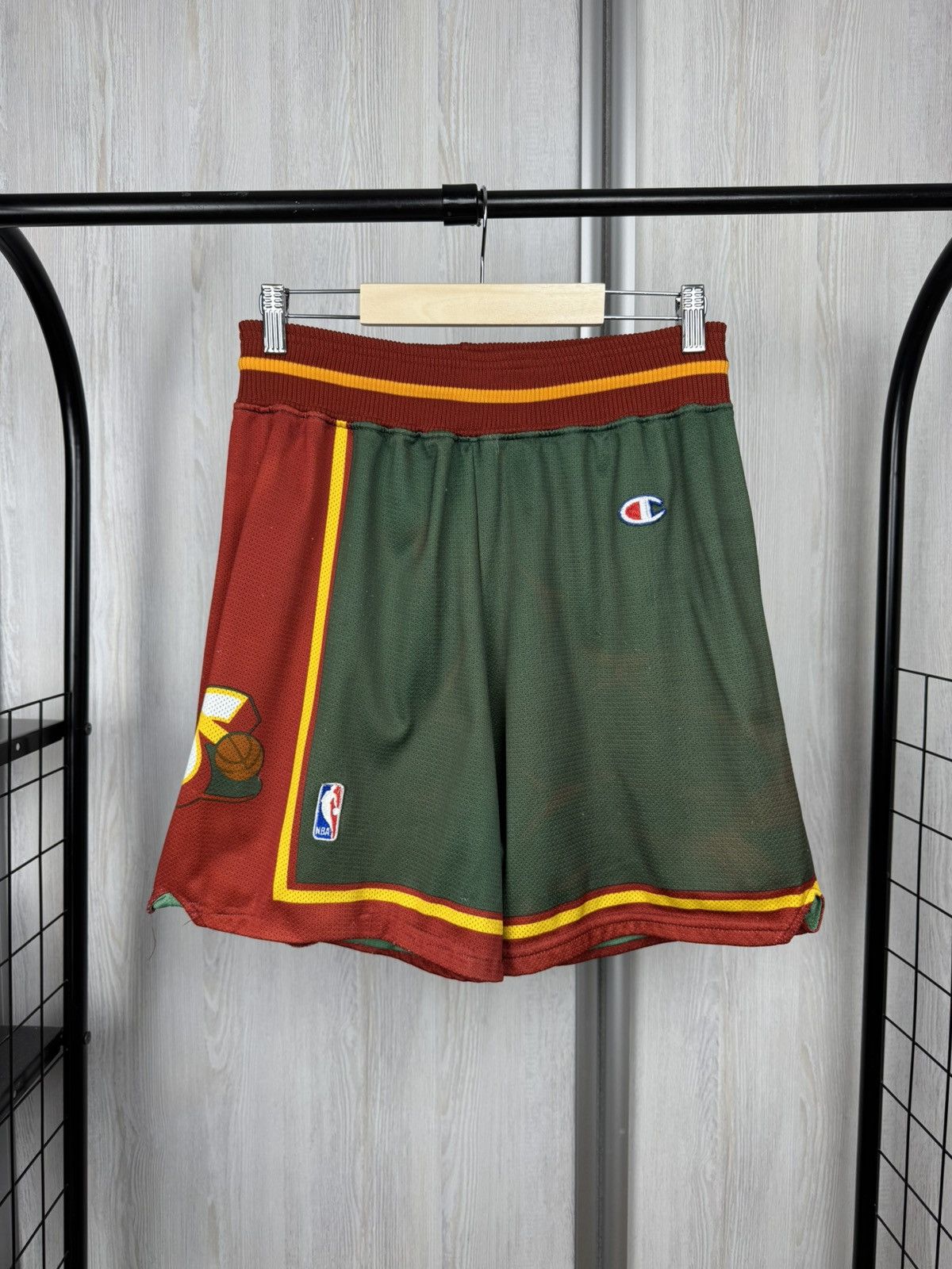 Champion 1998-1999 Seattle Supersonics Basketball Shorts Champion S Size US 30 / EU 46 - 1 Thumbnail