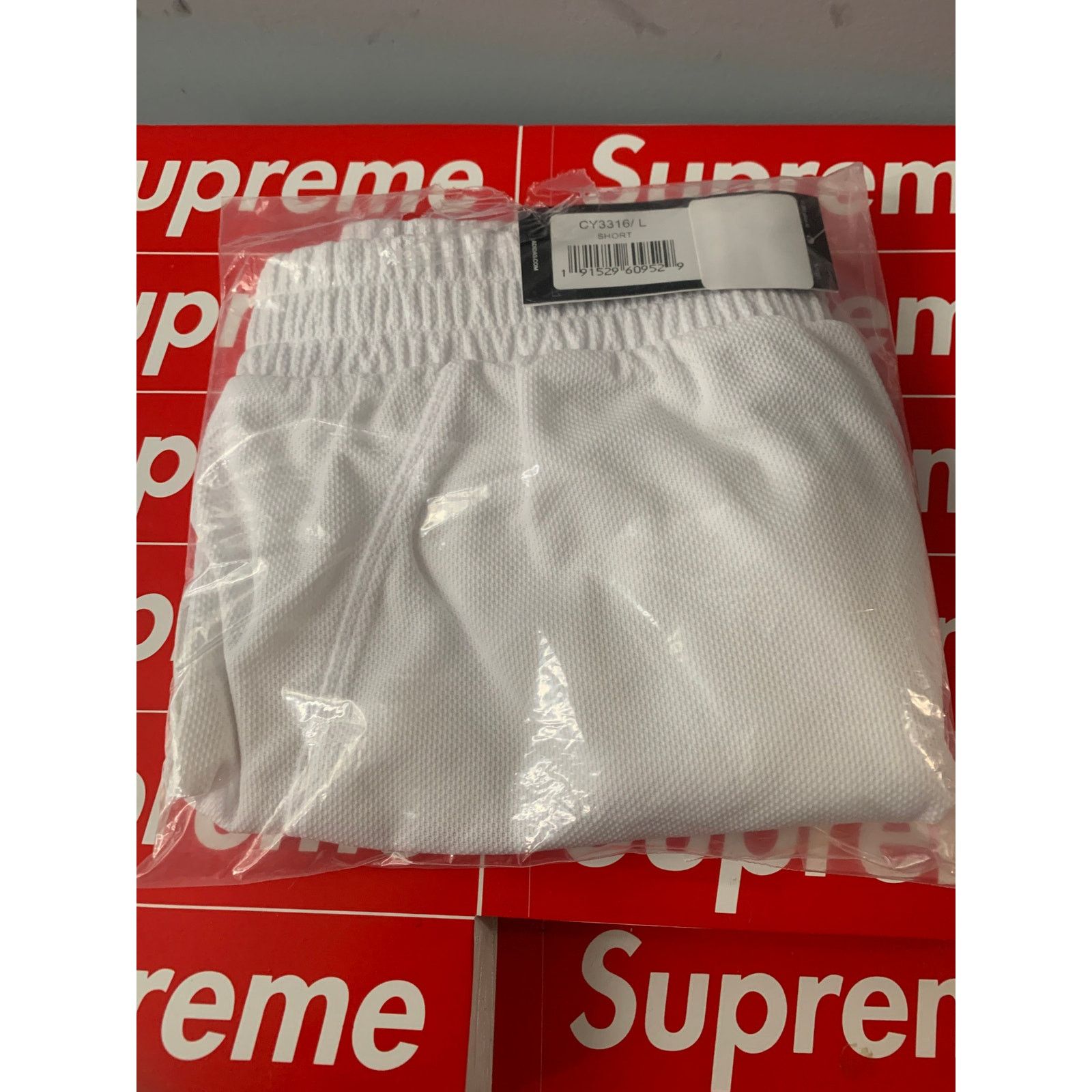 Adidas Women's Adidas X Palace Tennis Shorts Size Large BRAND NEW Size 24" / US 00 / IT 34 - 4 Thumbnail