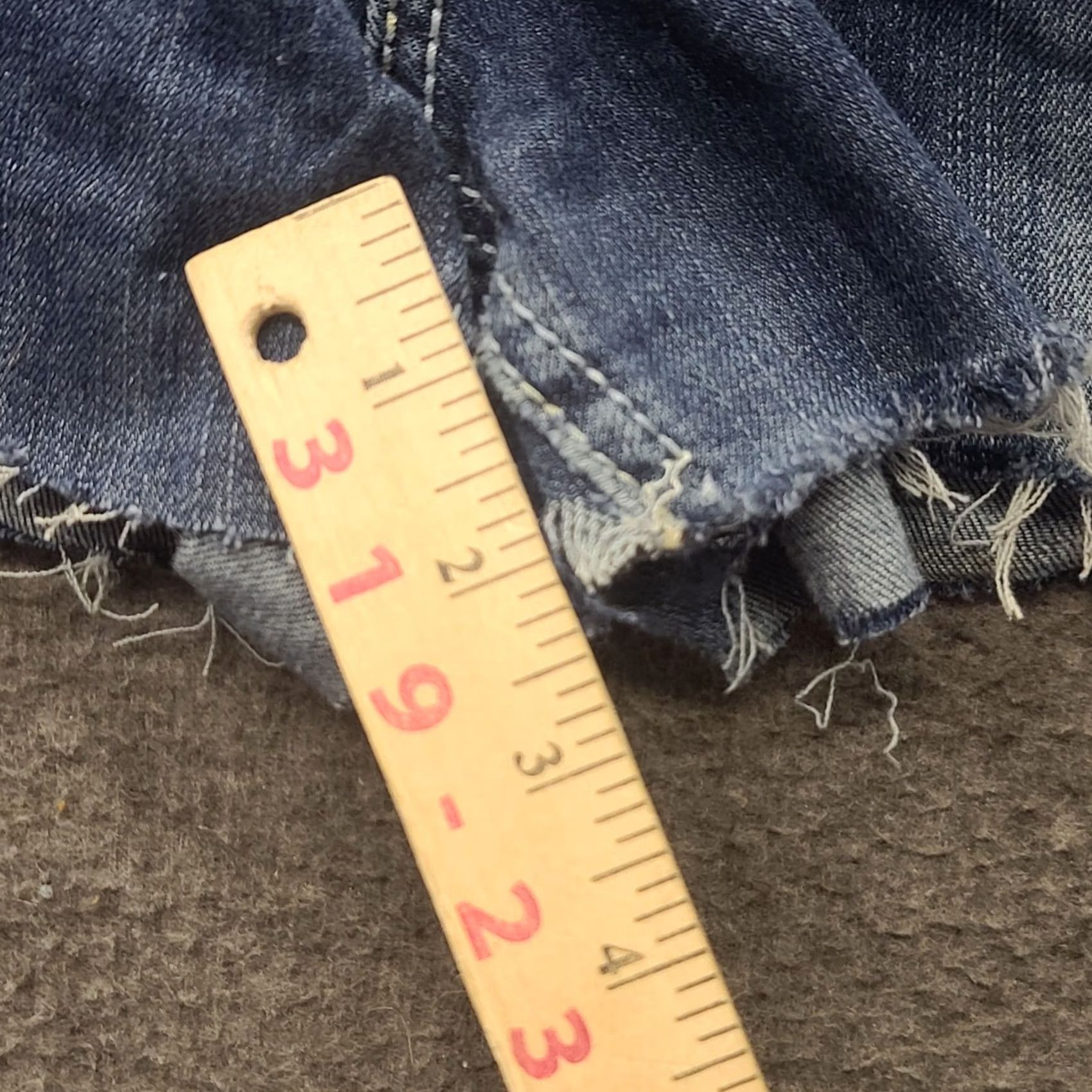 Ariat Ariat Cut Off Shorts 33 Regular High Rise Distressed Stretch Daisy Duke Denim Blue Women 5-Pocket Logo Pocket Style Cut-Off Jeans Boys Girls Mens Size 24" / US 00 / IT 34 - 6 Thumbnail