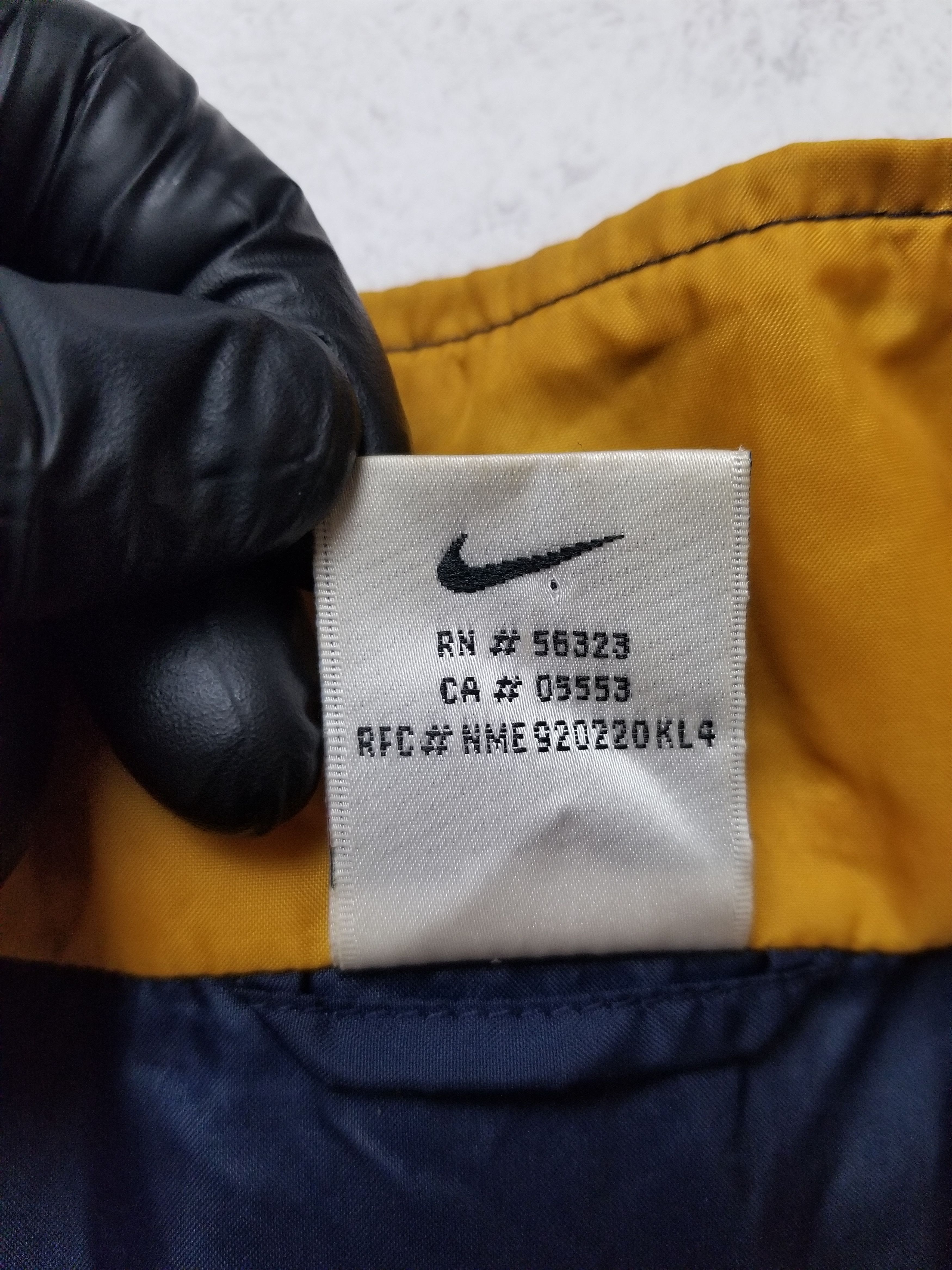 Nike Vintage Nike 90s Windbreaker Jacket Lined Navy Blue Mustard Size US XL / EU 56 / 4 - 14 Thumbnail