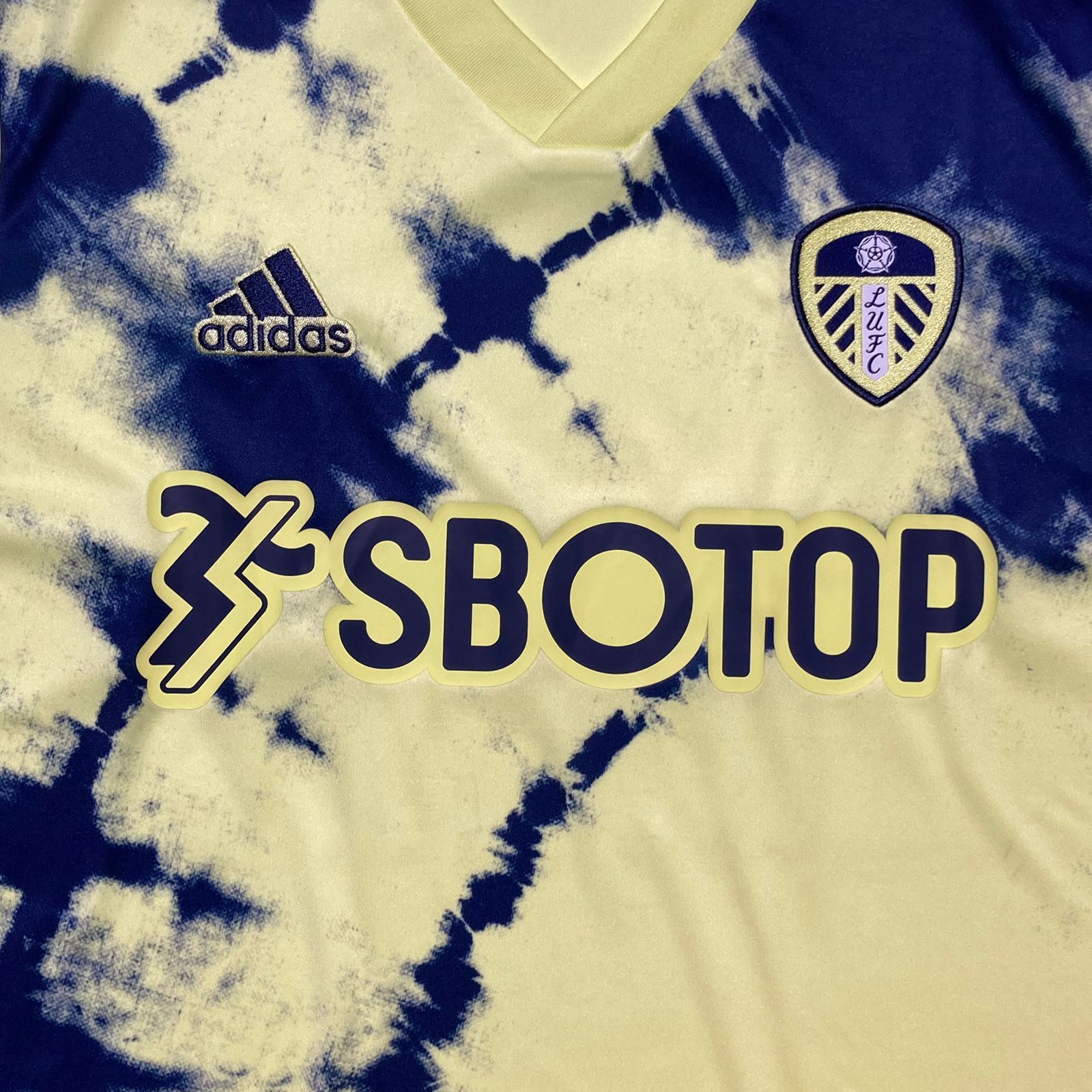Adidas 2022-23 Leeds United Away Adidas HC1080 Size US L / EU 52-54 / 3 - 2 Thumbnail