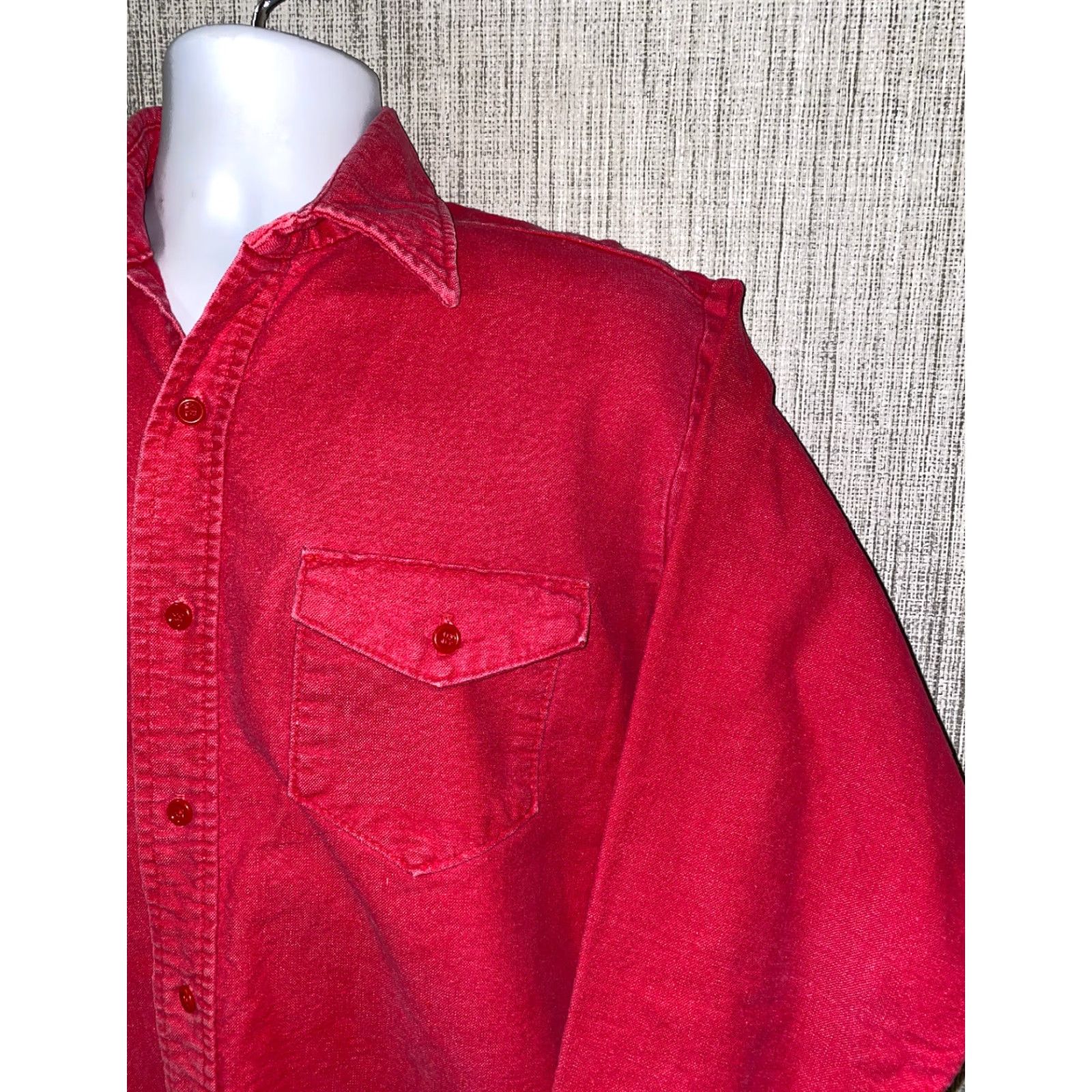 Vintage Frostproof Men's Red Cotton Long Sleeve Button-Up Shirt Size L Casual Regular Size US L / EU 52-54 / 3 - 2 Thumbnail