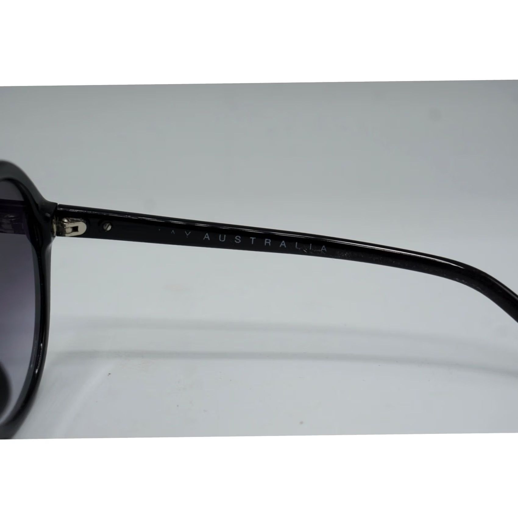 Vintage Quay Australia Sunglasses Tinted Love Black Purple Gradient Women Size ONE SIZE - 3 Thumbnail