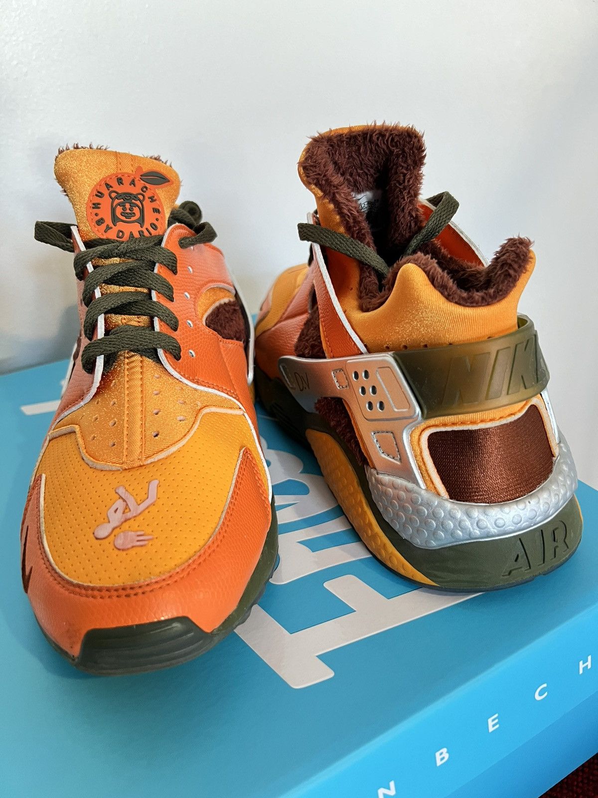 Nike NIKE AIR HUARACHE DB18 Size US 10.5 / EU 43-44 - 6 Thumbnail