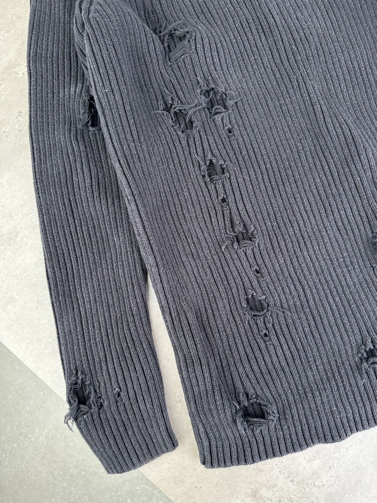 Japanese Brand H&M Distressed Sweater Size US XS / EU 42 / 0 - 5 Thumbnail
