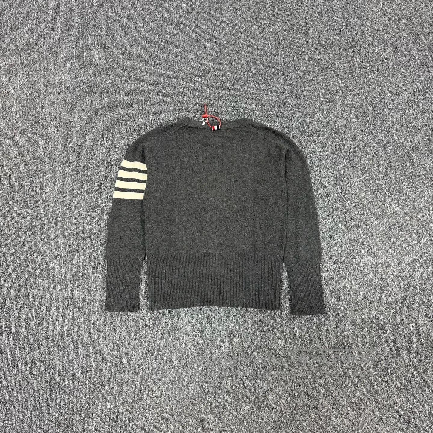 Thom Browne Thom Browne Classic four stripes; knitted cashmere cardiga Size US XS / EU 42 / 0 - 2 Thumbnail