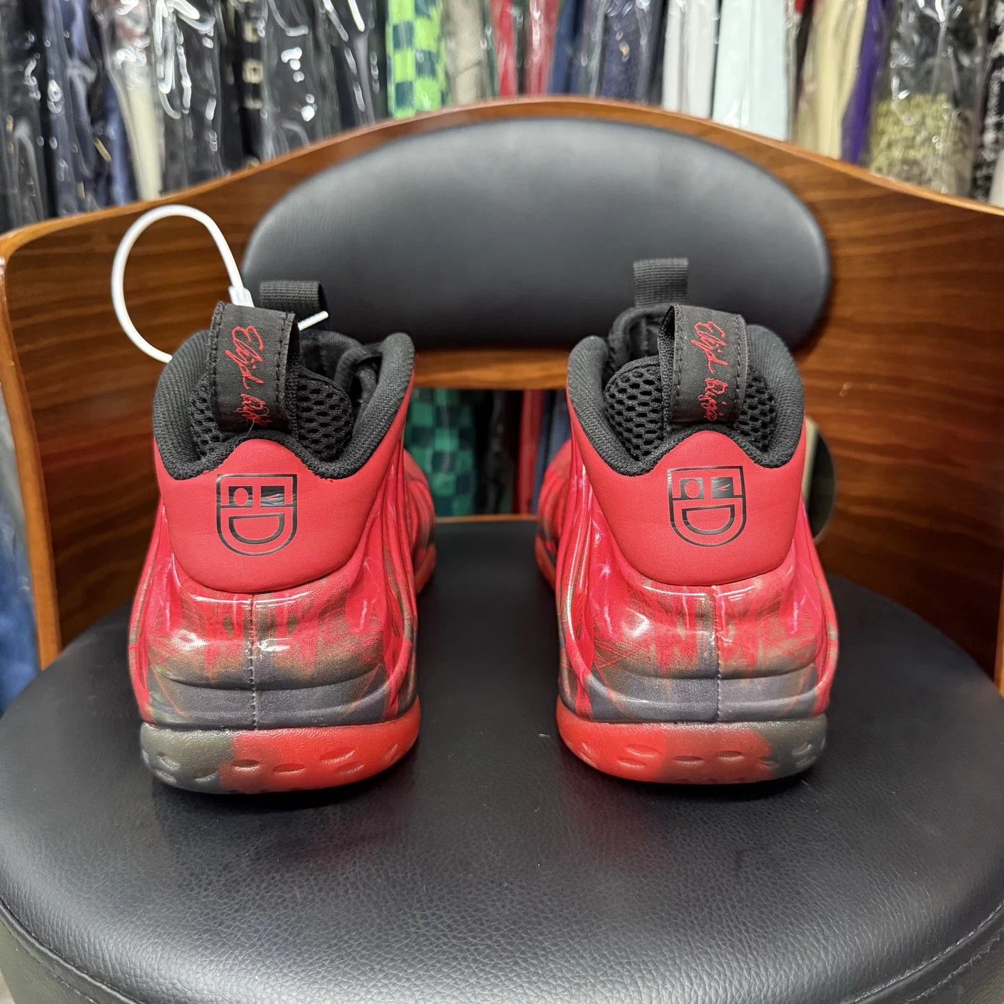 Nike Charity Spray Red 42 98% New Size US 9 / EU 42 - 3 Thumbnail