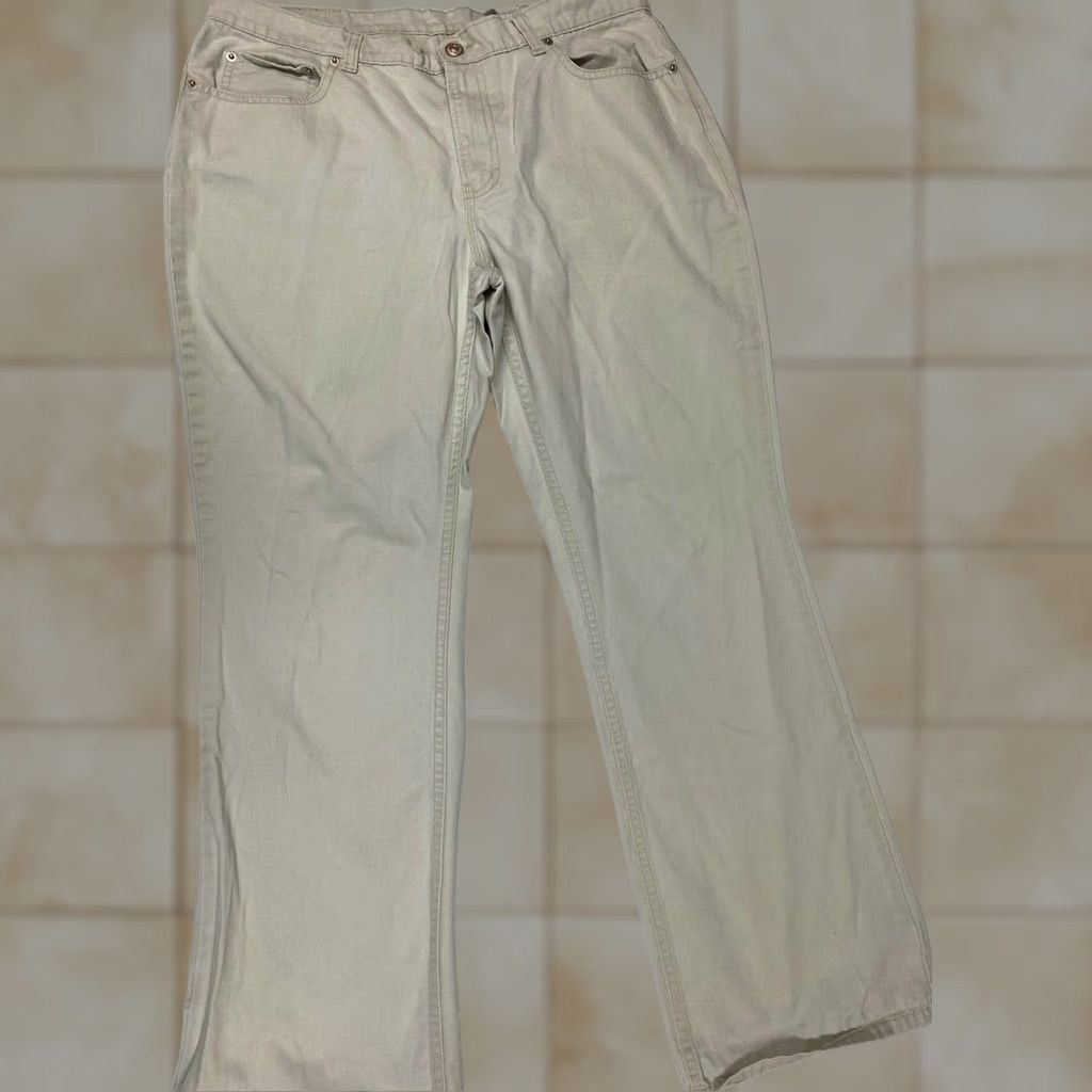 Jordache Jordache Pants Womens 16 Beige Cotton Bootcut Chino 31 Inseam Regular 8.5-10.5 Rise Size 38" / US 16 / IT 52 - 1 Thumbnail