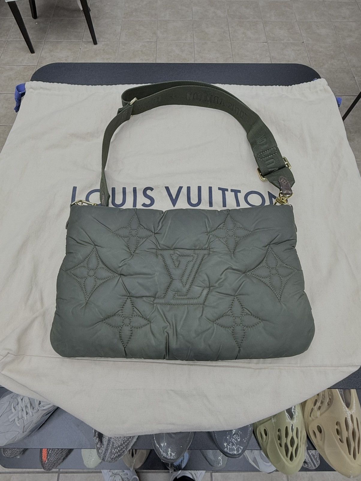 Louis Vuitton Louis Vuitton Maxi Multi Pochette green Bag Size ONE SIZE - 7 Thumbnail