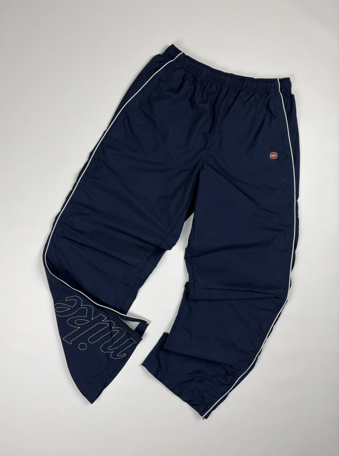 Nike Nike Vintage Nylon Sweatpants Drill Y2K Size US 33 - 1 Thumbnail