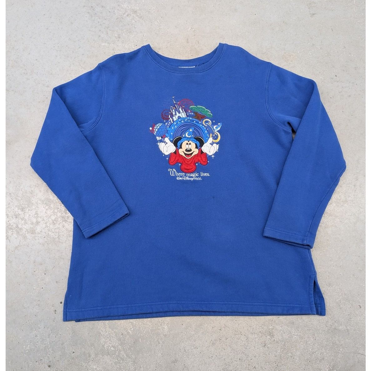 Disney × Vintage Vintage Disney "Where Magic Lives" Embroidered Blue sweater Size US L / EU 52-54 / 3 - 1 Thumbnail