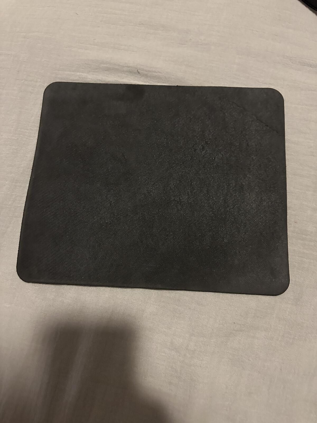 Genetic Manipulation Shinichiro Kuriya Hexagonal Patterned Mouse Pad with Rainbow Gradient Design Size ONE SIZE - 2 Thumbnail