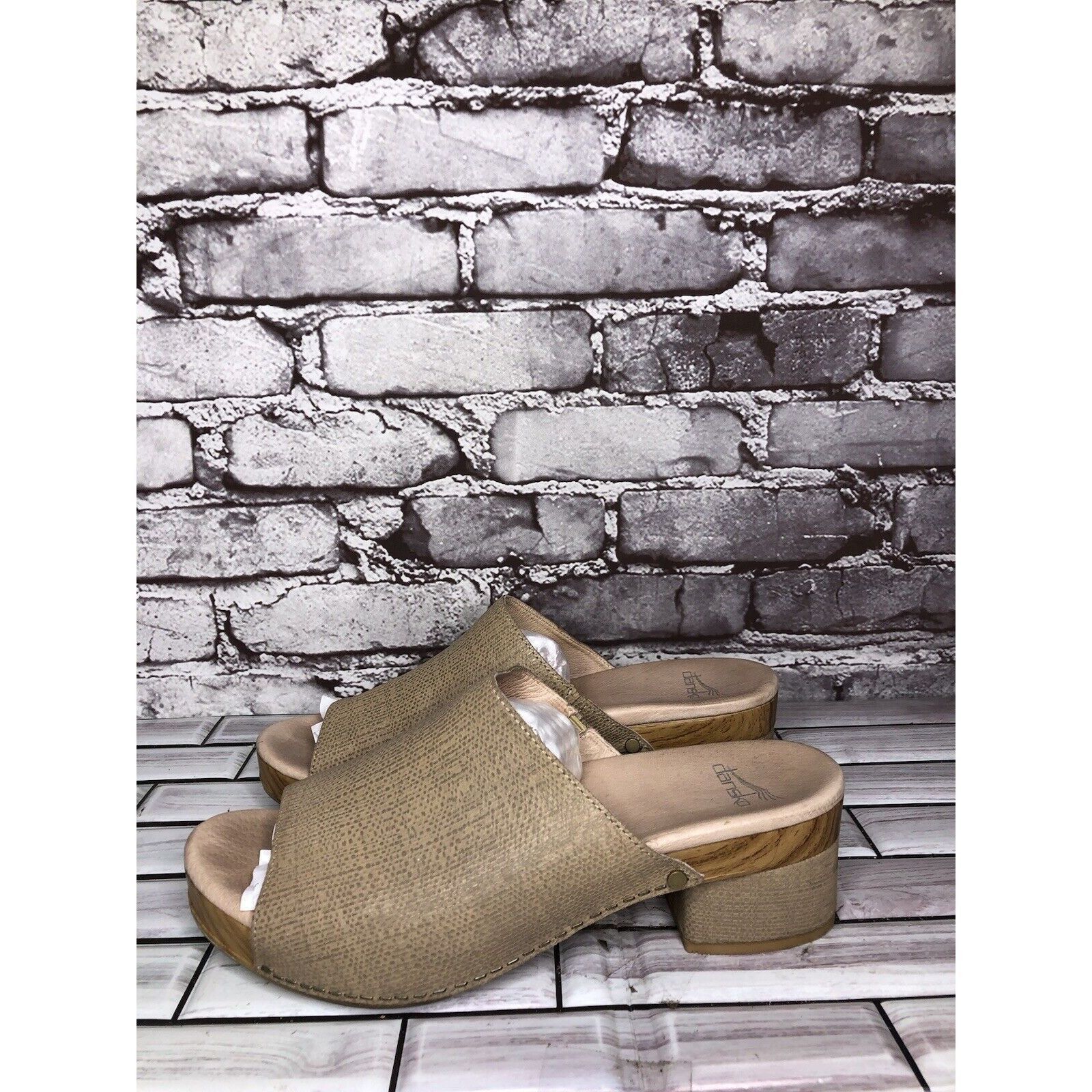 Other Dansko Maci Taupe Textured Beige Tan Leather Heel Sandals Wo Size US 9.5 / IT 39.5 - 10 Thumbnail