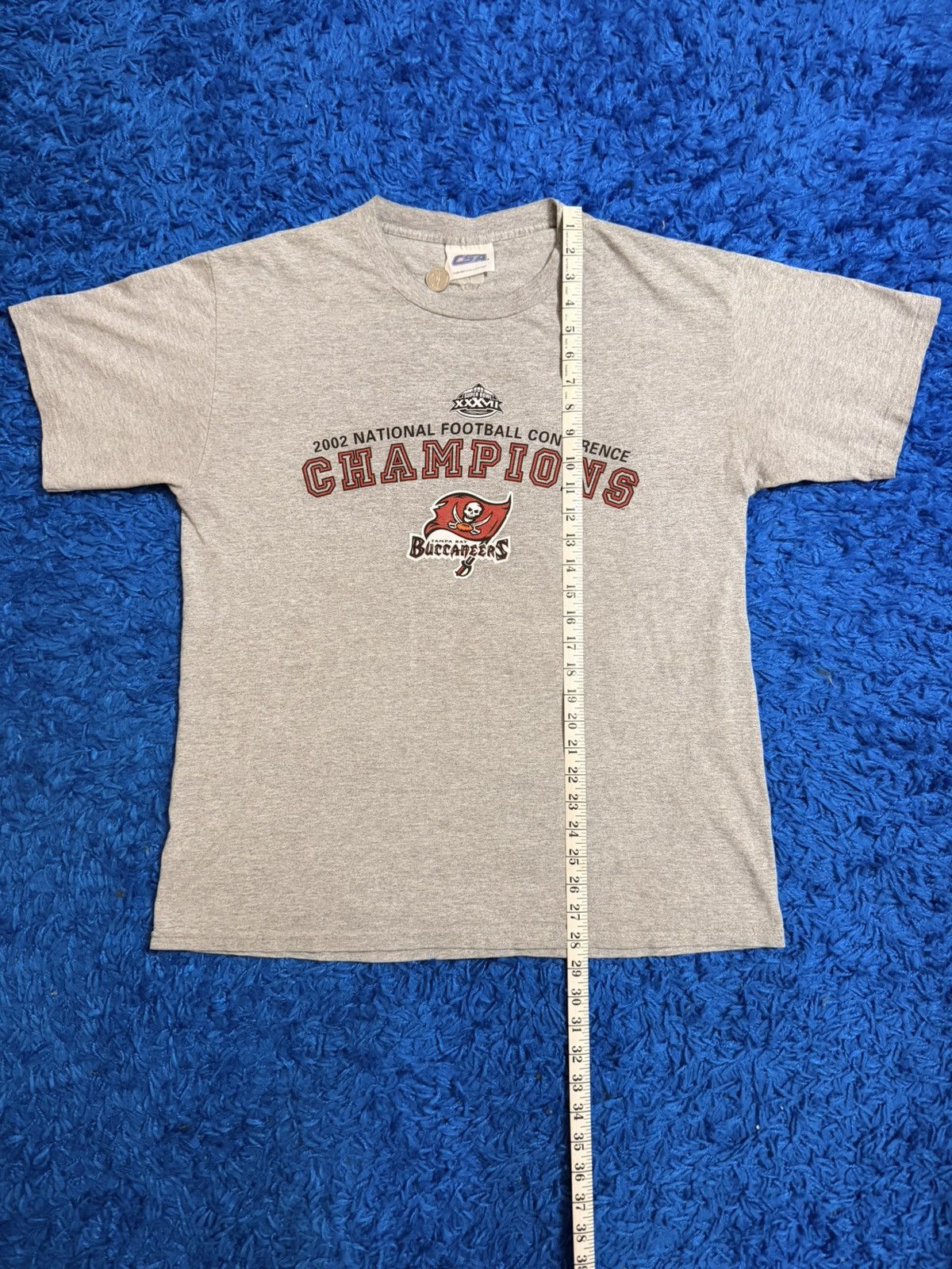 NFL Vintage XL ‘02 Tampa Bay Buccaneers Super Bowl Champions Tee Size US XL / EU 56 / 4 - 6 Thumbnail