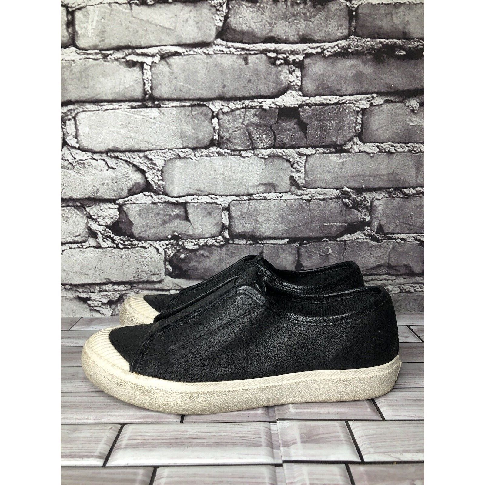 Frye Frye Black Leather Slip On Comfort Casual Sneakers Shoes Wom Size US 7 / IT 37 - 3 Thumbnail